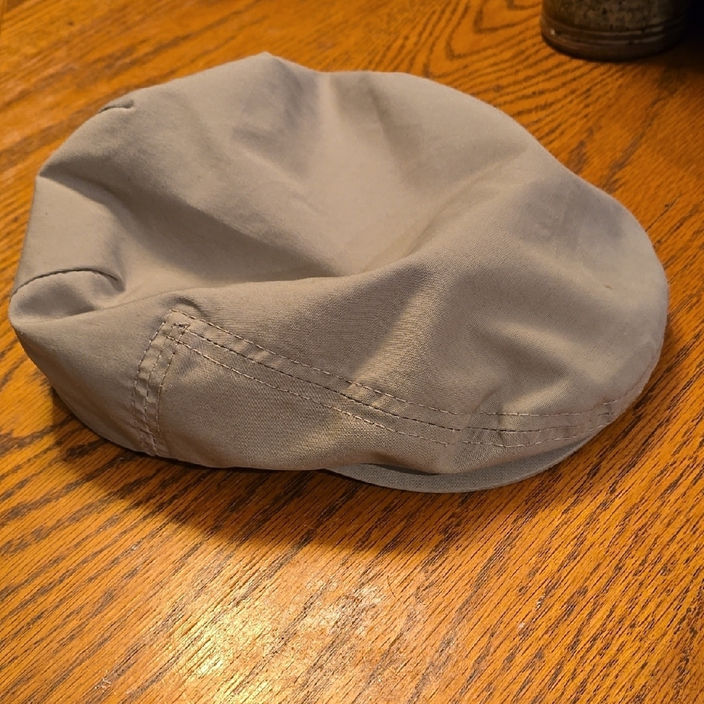 Stylish Gray Cap - image 1